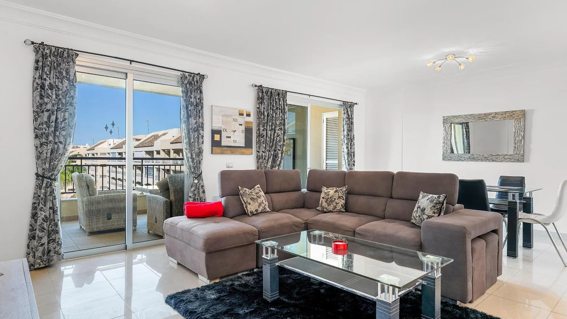 Palm Mar Penthouse Duplex의 연락처